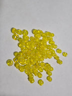 Détail perles jaune nacré pour mosaïque artisanale