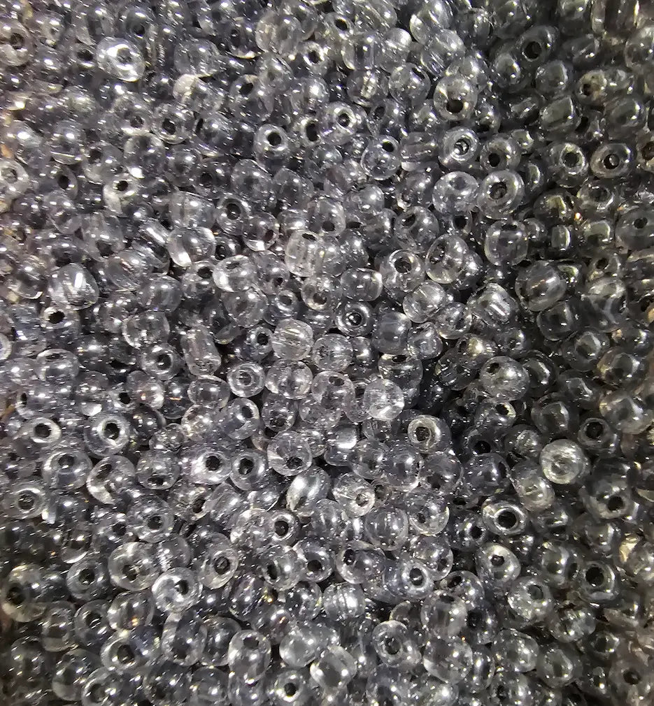 Perles de rocaille gris ardoise silver-lined 4mm — Mosaic Dream