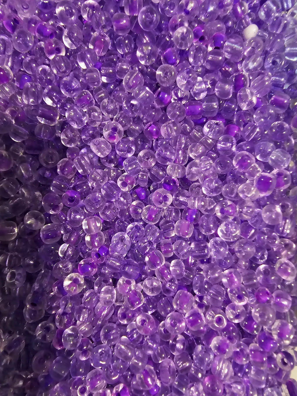 Perles de rocaille lilas color-lined 4mm — Mosaic Dream