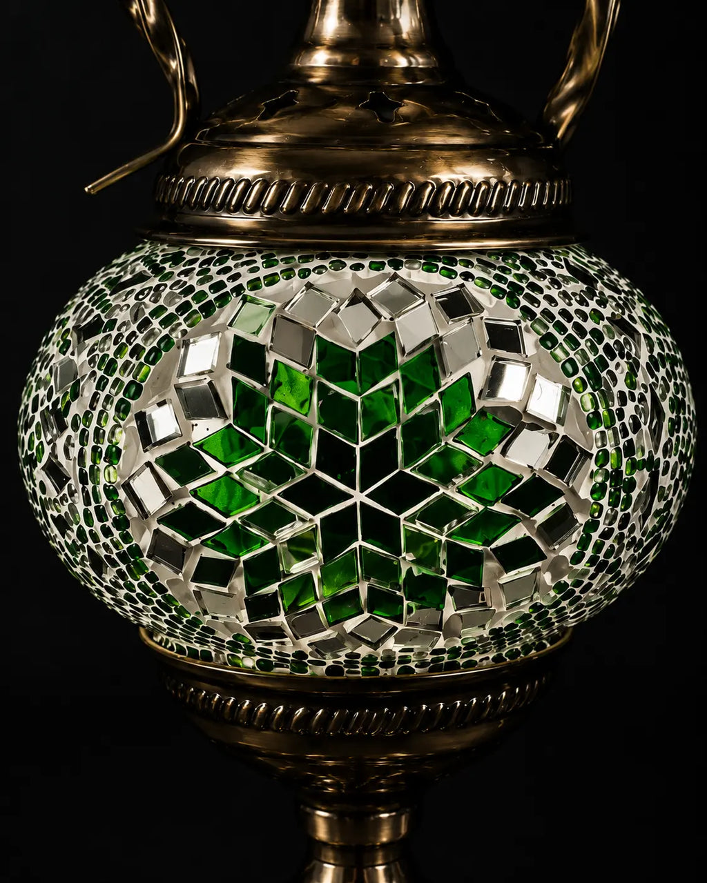 Zoom globe lampe teapot mosaïque verte – motif géométrique détail – Mosaic Dream