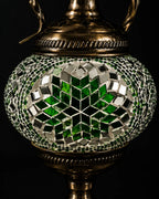 Zoom globe lampe teapot mosaïque verte – motif géométrique détail – Mosaic Dream