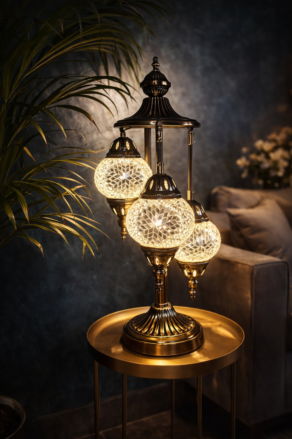 Lampe mosaïque argentée 3 globes allumée – décoration orientale artisanale Mosaic Dream