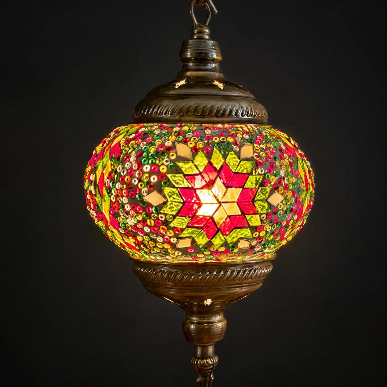 Lampe lune mosaïque couleurs chaudes – vue détail artisanale – Mosaic Dream
