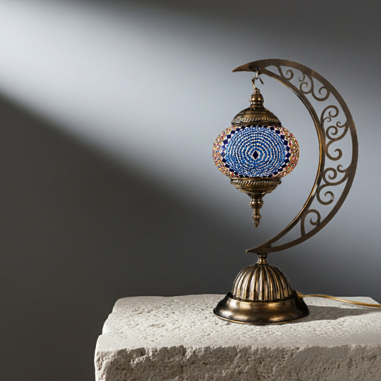 Lampe lune mosaïque bleue spirale – vue de côté fond clair – Mosaic Dream