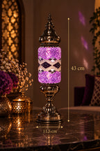 Lampe mosaïque mauve et argent avec reflets lumineux dans un salon oriental – Mosaic Dream