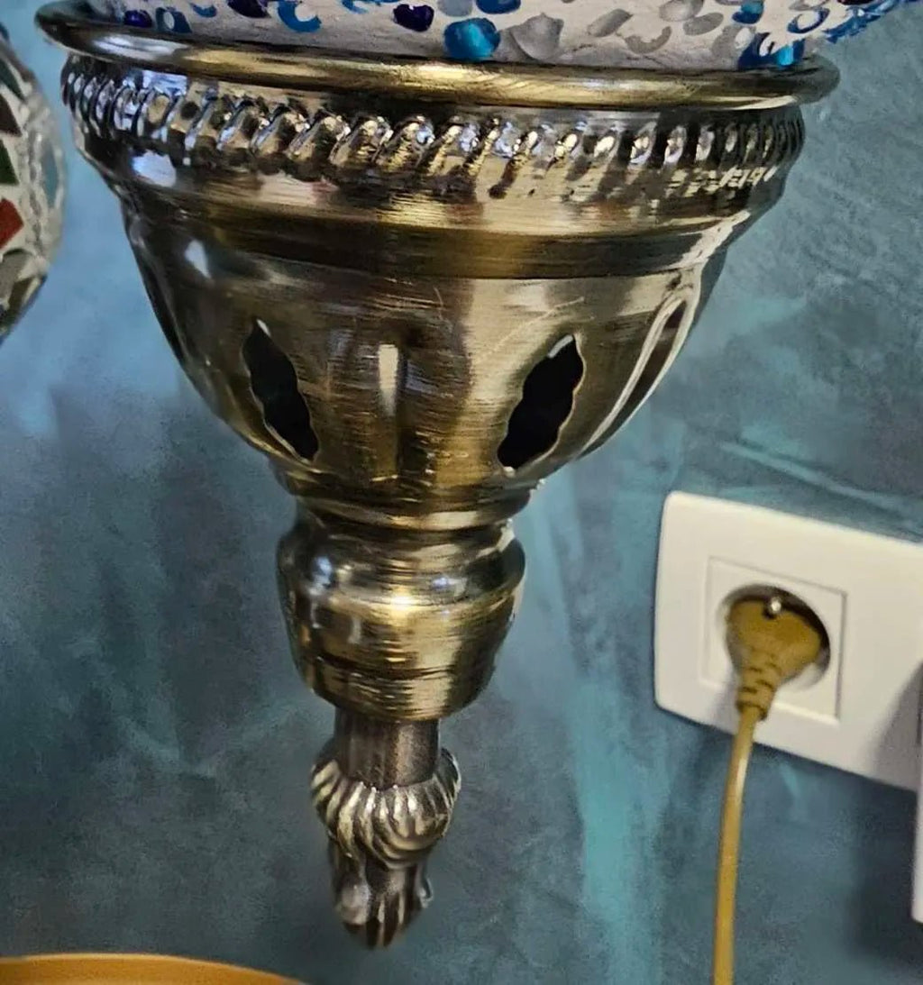 Attache métallique globe lampe mosaïque turque bleue