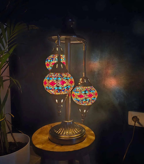 Lampe mosaïque turque 3 globes rouge et or éclat chaleureux artisanale fait main