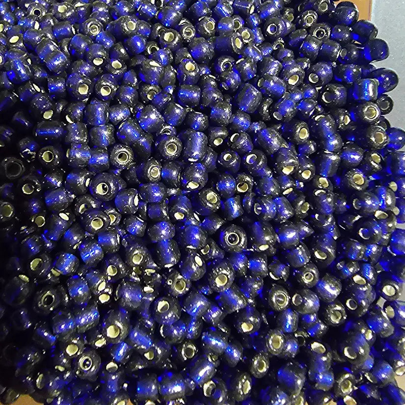 Perles de rocaille bleu nuit silver-lined 4mm — Mosaic Dream