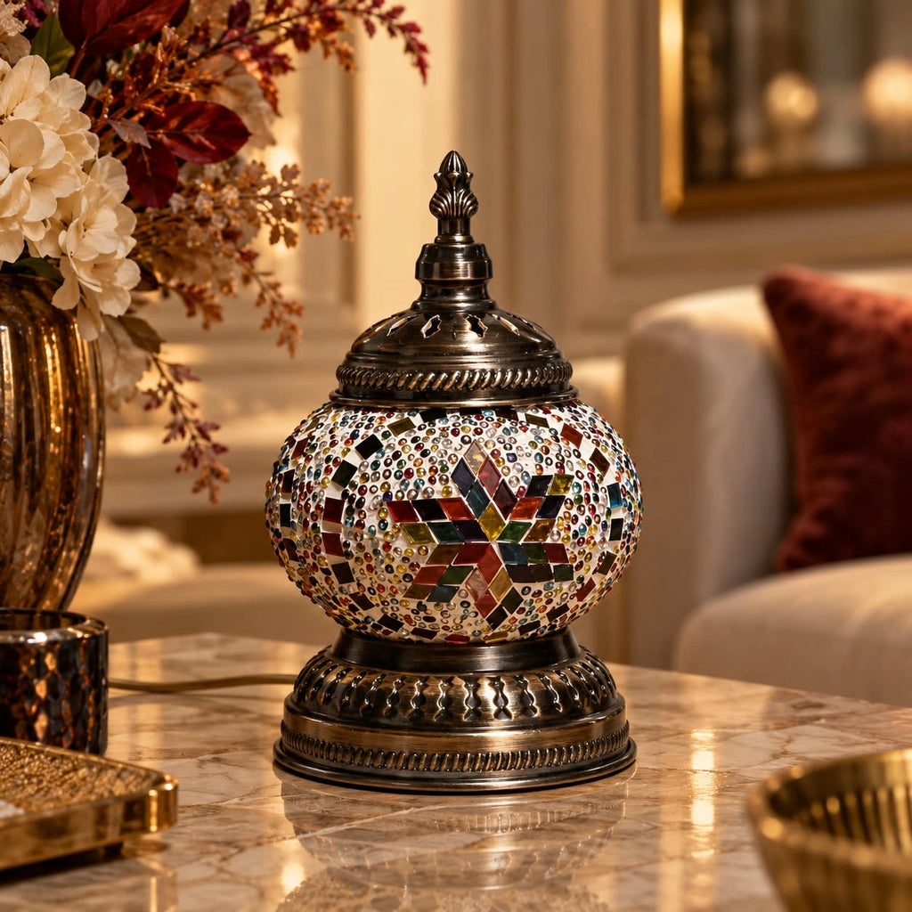 Lampe mosaïque multicolore artisanale avec motifs géométriques