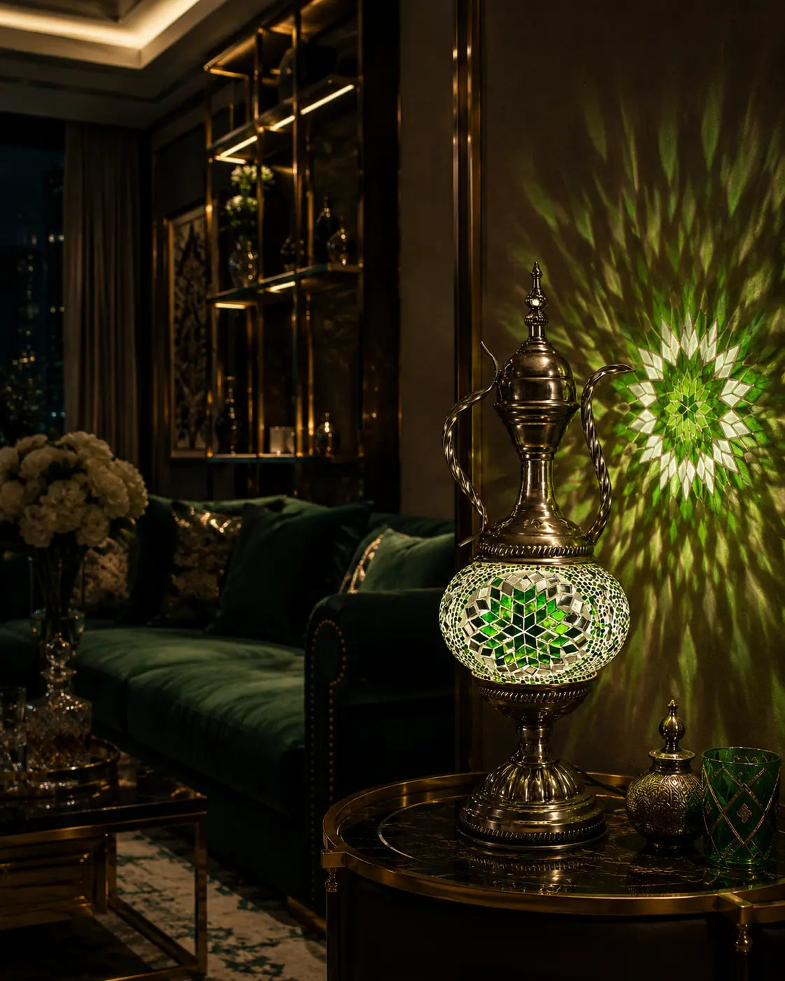 Lampe teapot mosaïque verte – projection lumineuse salon sombre – Mosaic Dream