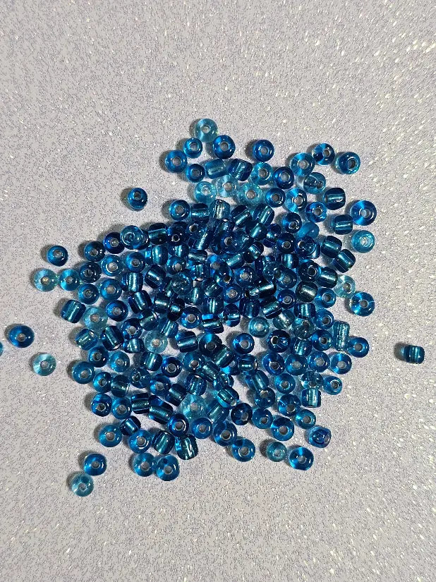 Perles de rocaille bleu saphir silver-lined 4mm — Mosaic Dream variantes détail