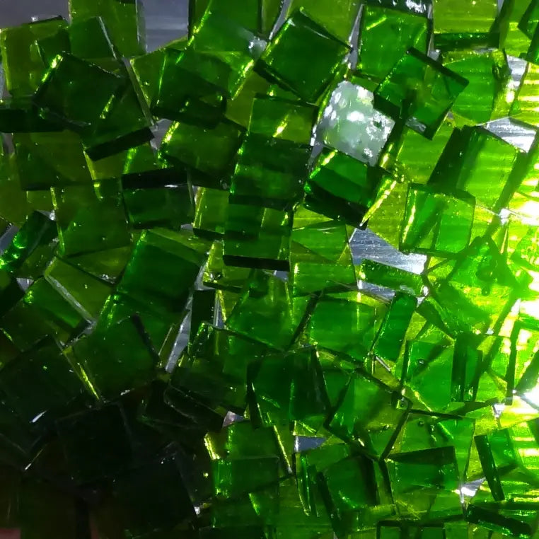 Carré de verre vert clair 8 mm vue de face – tesselle mosaïque artisanale Belgique