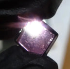 Carré de verre mauve 8 mm vue de face – tesselle mosaïque artisanale fait main