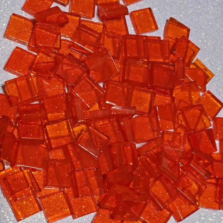 Carré de verre orange transparent 8 mm vue de face – tesselle mosaïque artisanale Belgique