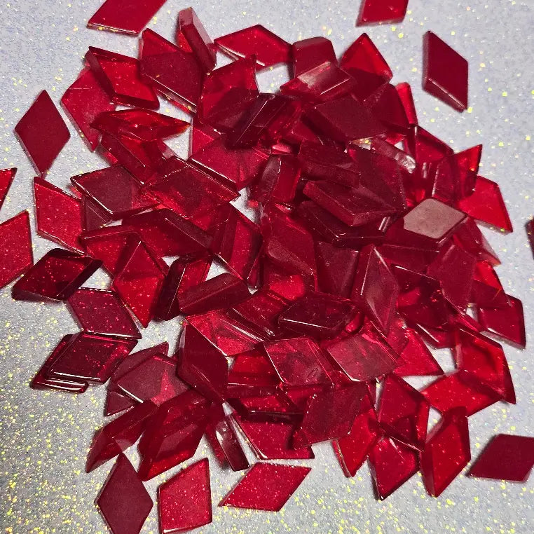 Losange de verre rouge 8 mm vue de face – tesselle mosaïque artisanale Belgique